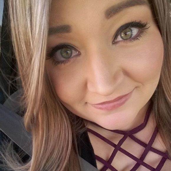 Meet your Posher, Aubree - Picture 1 of 1